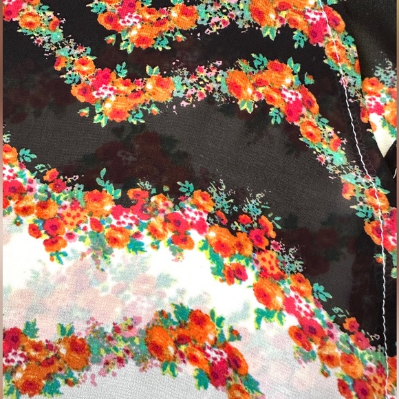 Kimono Baby Girl’s.  Size 0-5M. - Picture 4 of 4